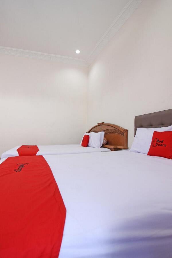 ホテル Reddoorz Near Umy Yogyakarta Ngabean エクステリア 写真
