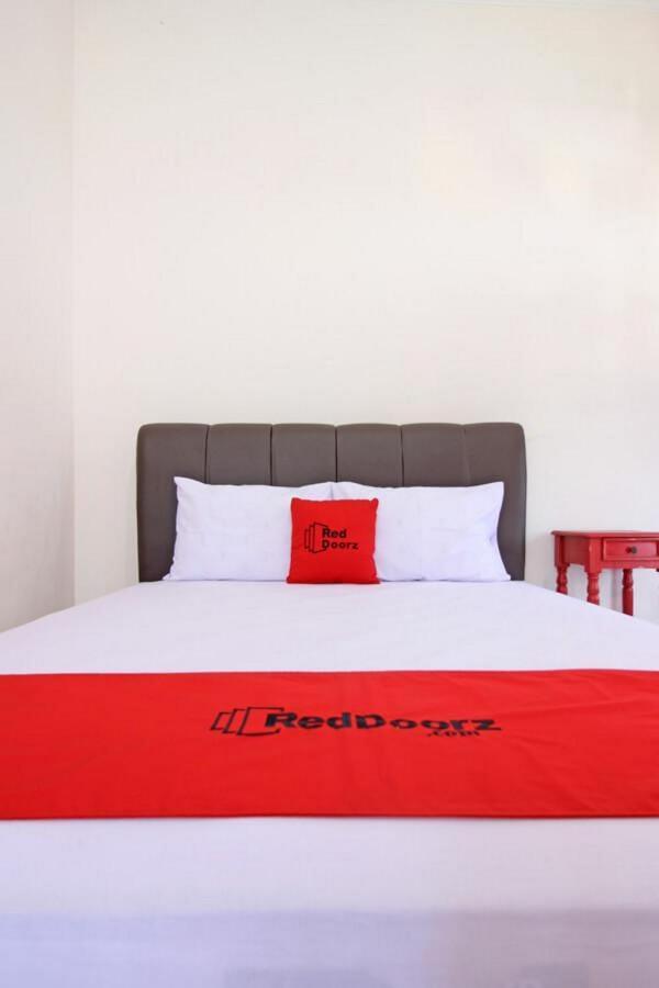 ホテル Reddoorz Near Umy Yogyakarta Ngabean エクステリア 写真