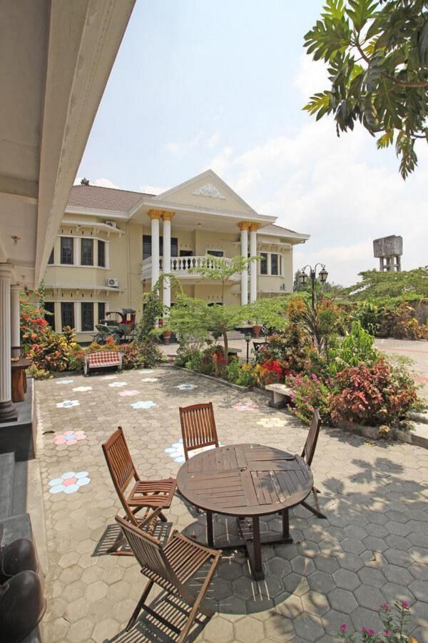ホテル Reddoorz Near Umy Yogyakarta Ngabean エクステリア 写真