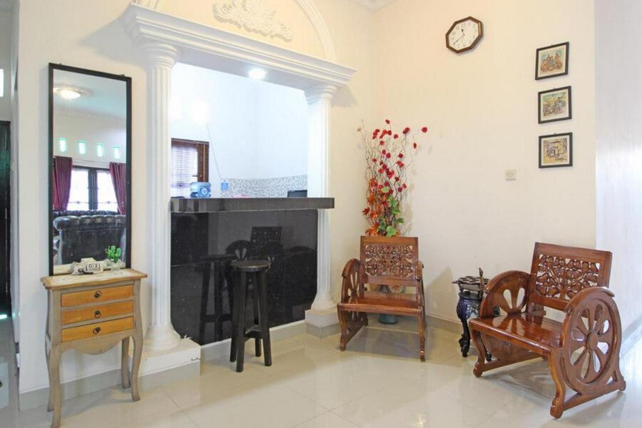 ホテル Reddoorz Near Umy Yogyakarta Ngabean エクステリア 写真