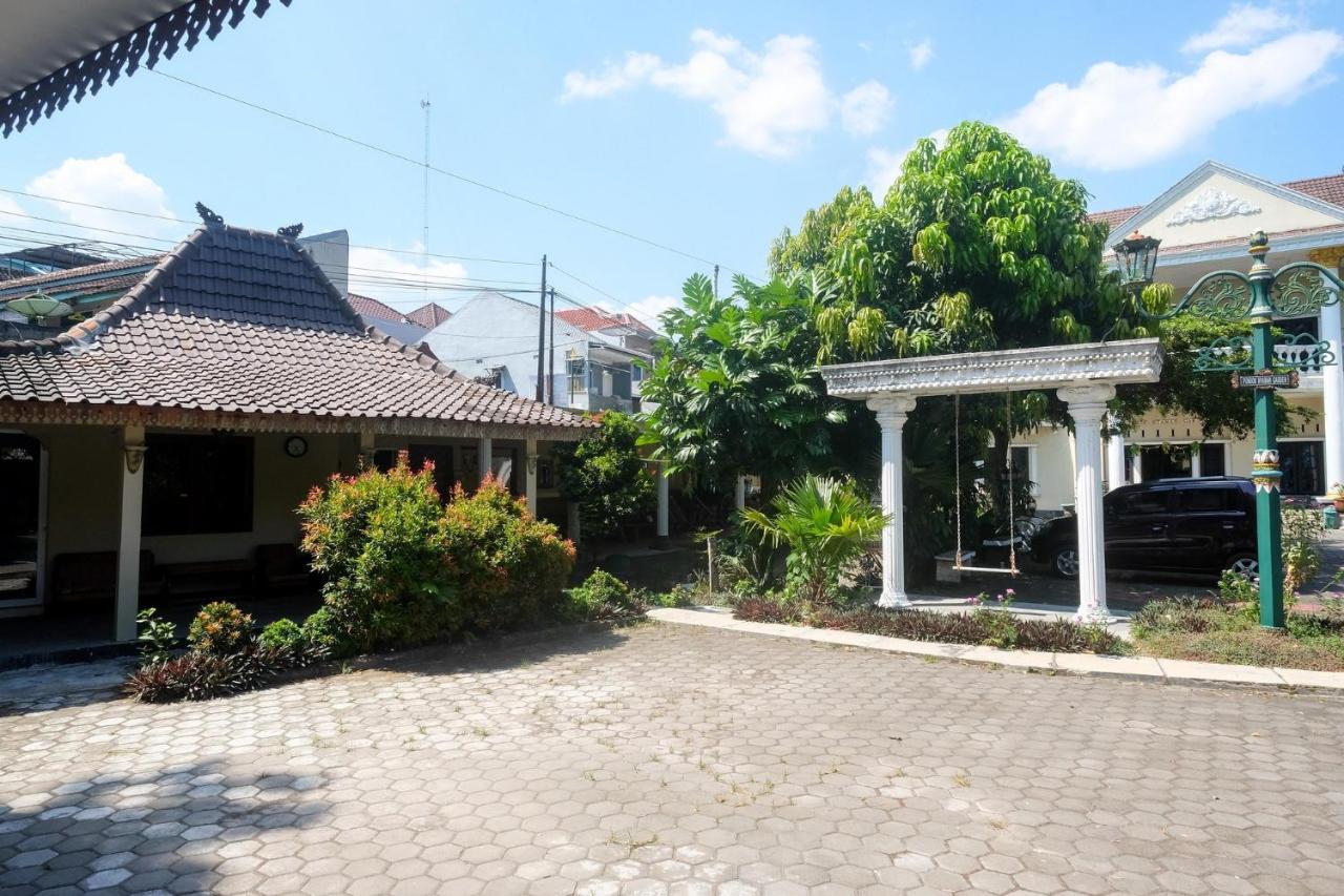 ホテル Reddoorz Near Umy Yogyakarta Ngabean エクステリア 写真