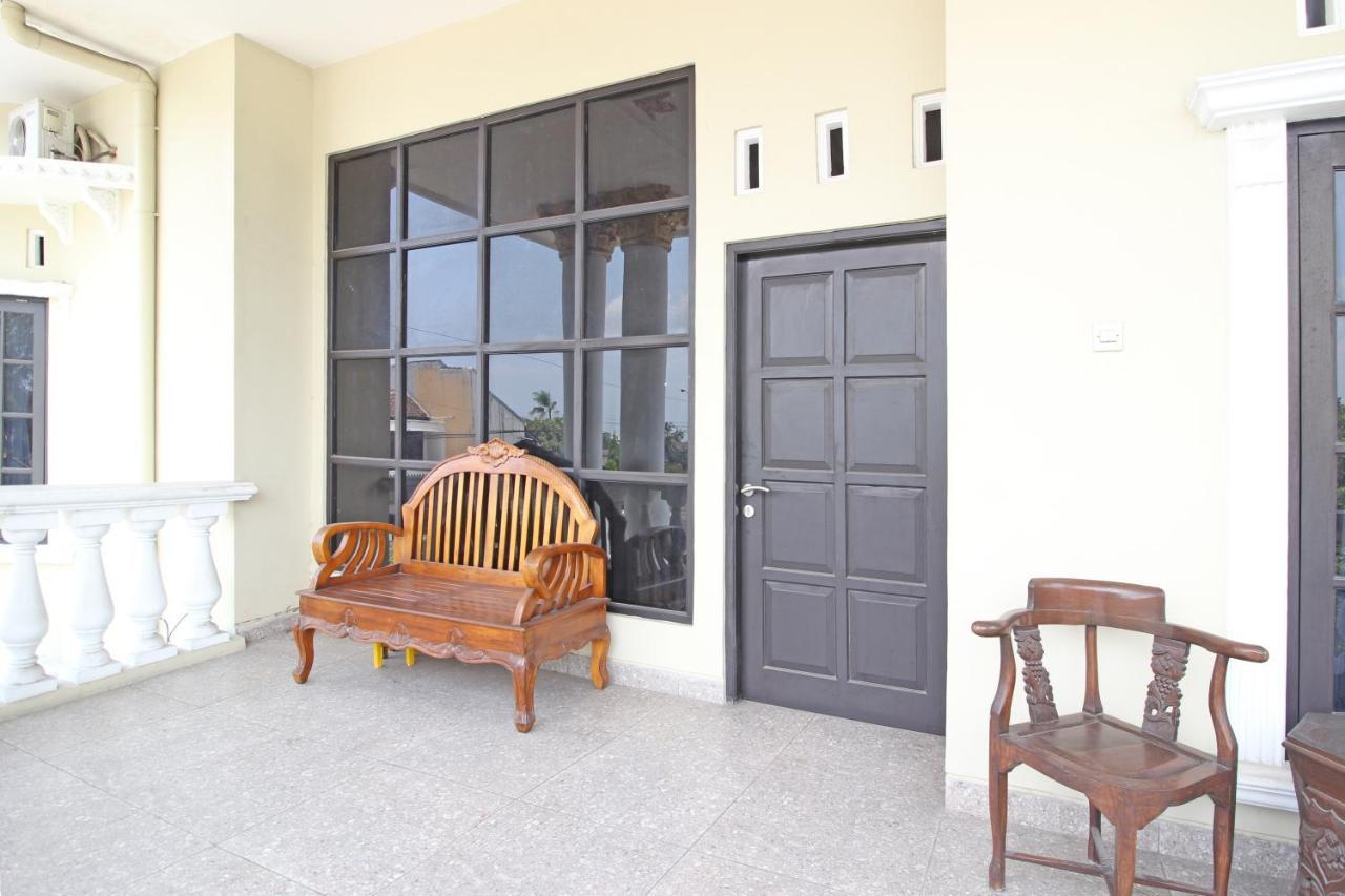 ホテル Reddoorz Near Umy Yogyakarta Ngabean エクステリア 写真